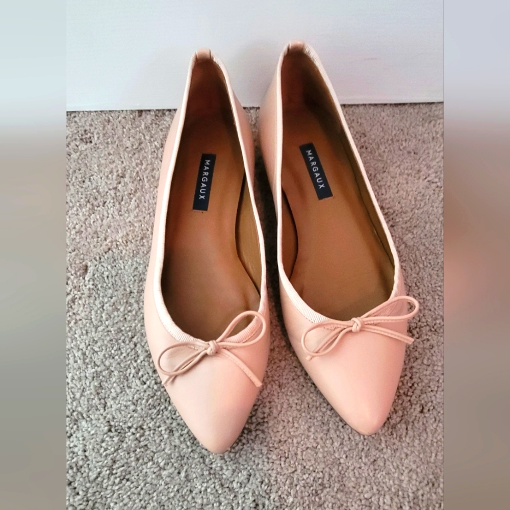 Gently used worn once. Margaux The Point in Rose Napa size 8 (38) M